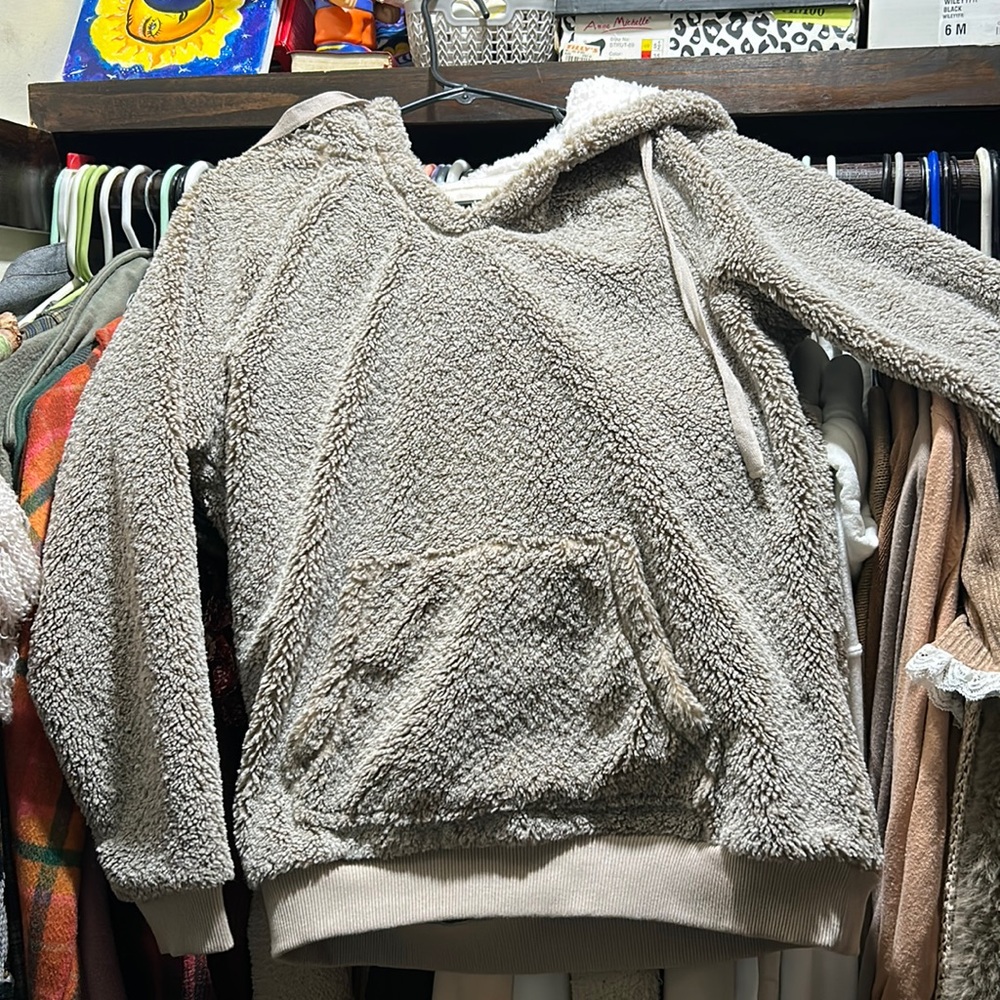 Warm fluffy sweater xs